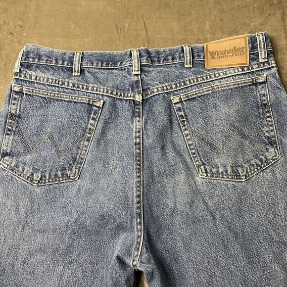 Wrangler Mens Jeans Blue Size 38x30 Rugged Wear Straight Regular Fit Denim - Picture 3 of 5